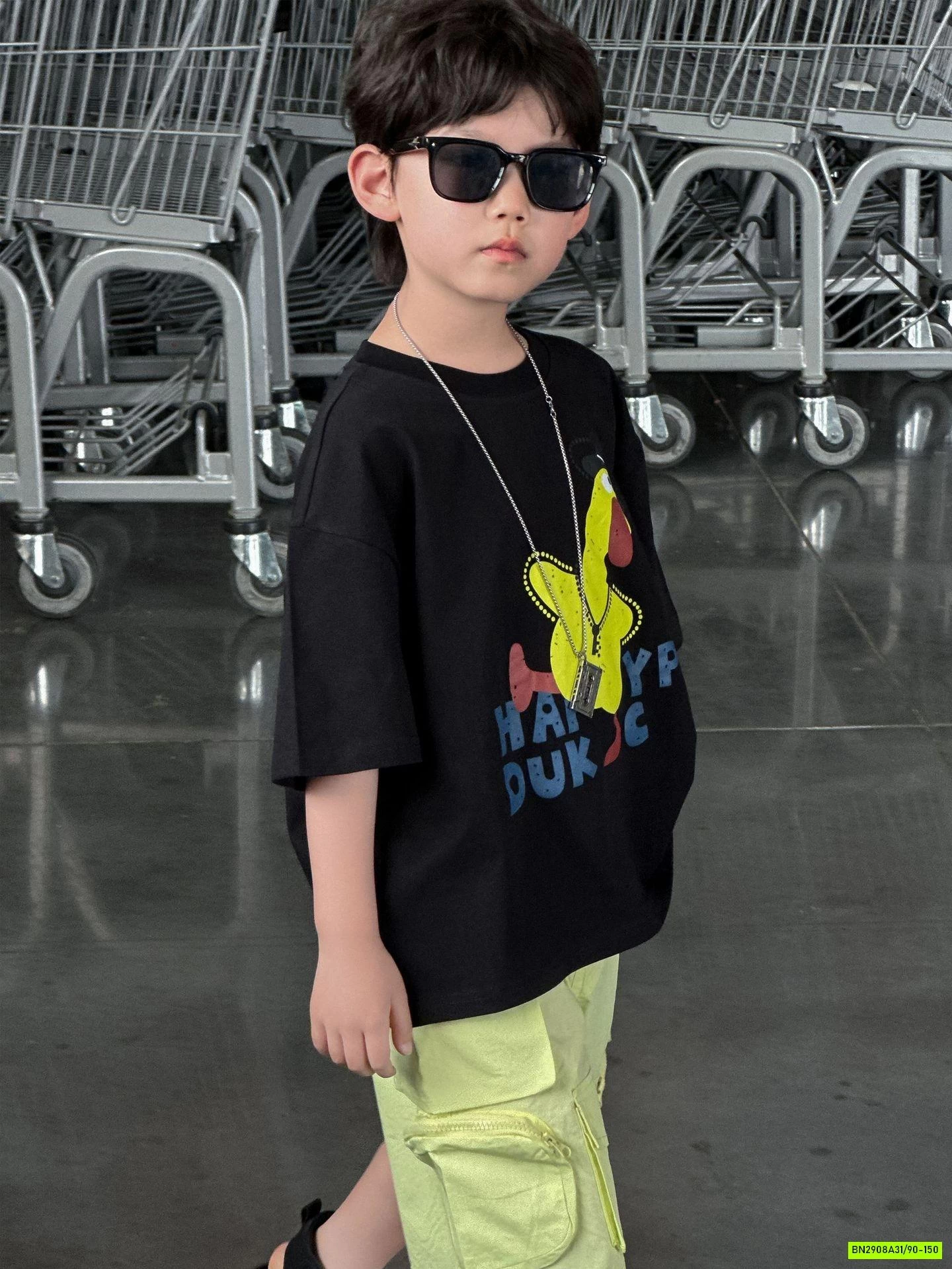 ÁO THUN ĐEN IN VỊT VÀNG