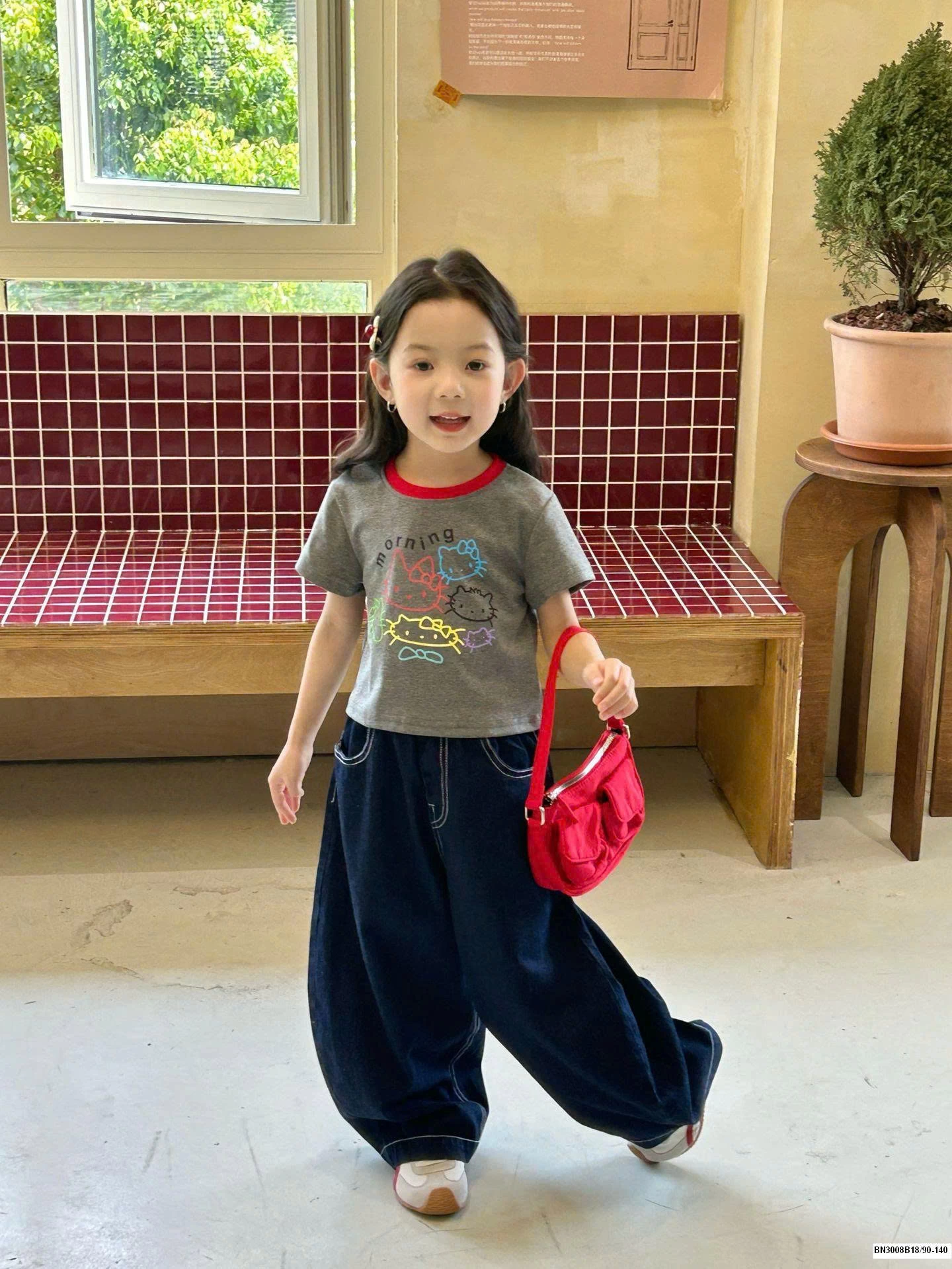 QUẦN JEAN CHỈ NỔI MIX ÁO THUN KITTY XÁM