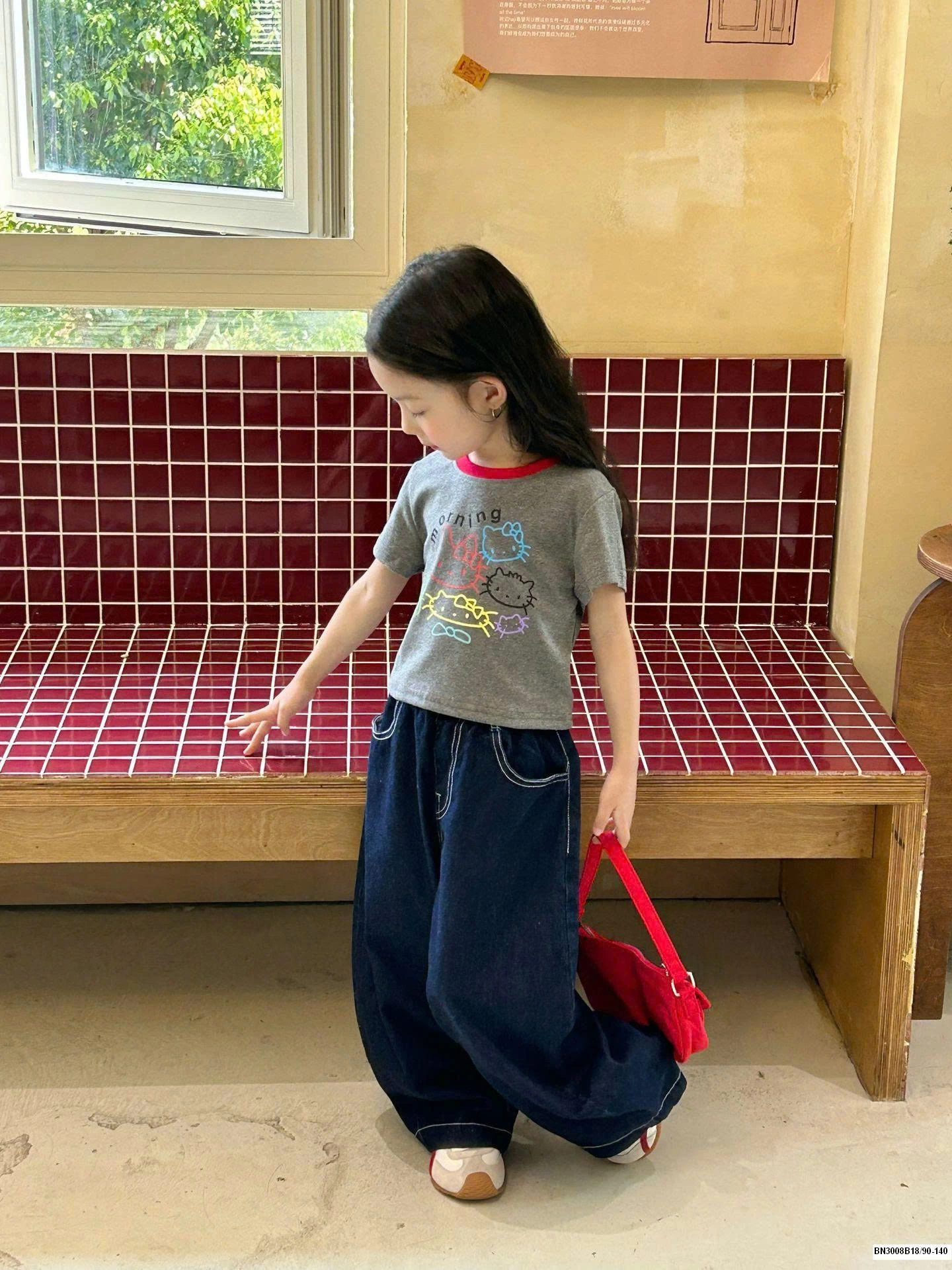 QUẦN JEAN CHỈ NỔI MIX ÁO THUN KITTY XÁM