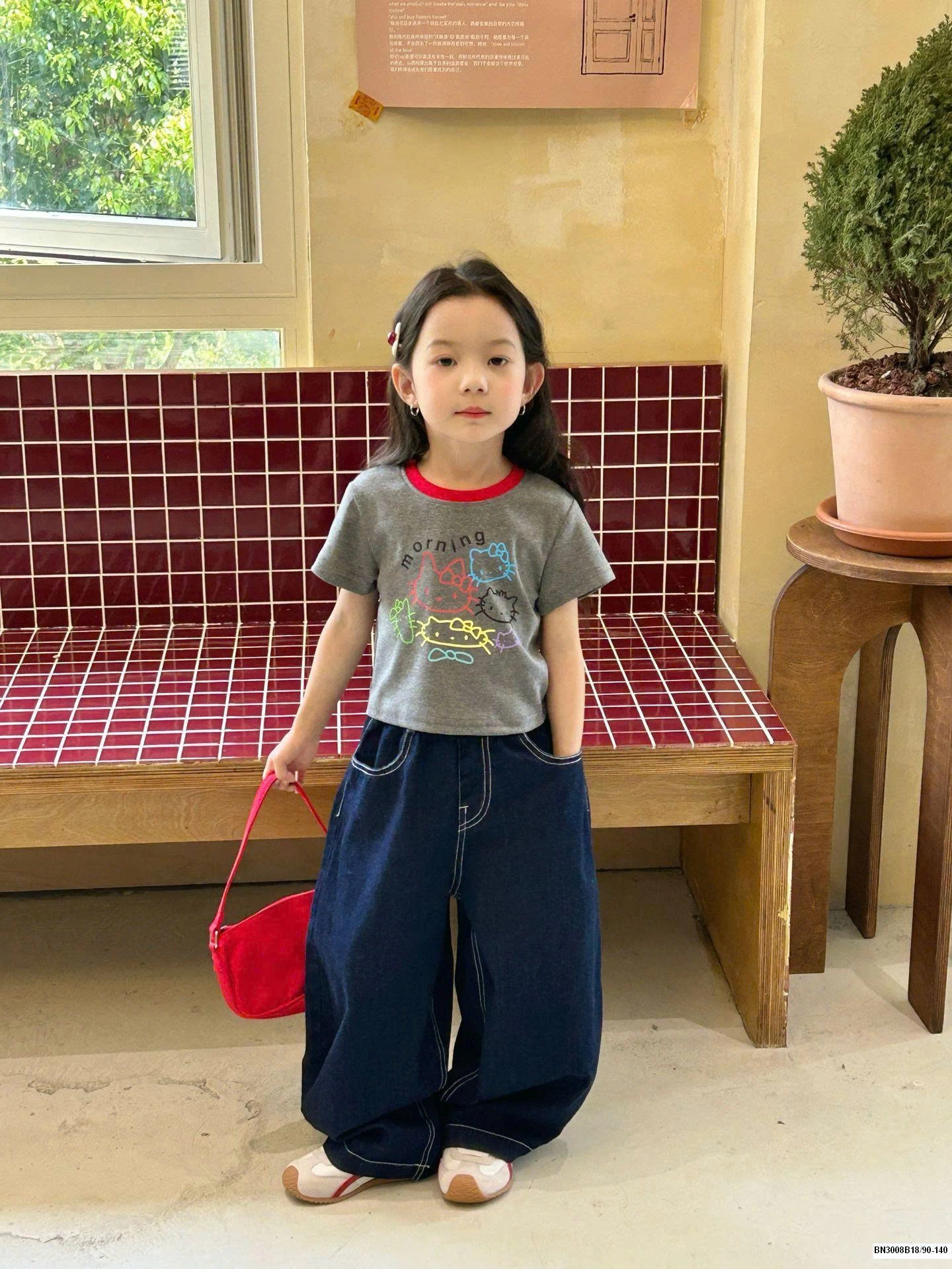 QUẦN JEAN CHỈ NỔI MIX ÁO THUN KITTY XÁM