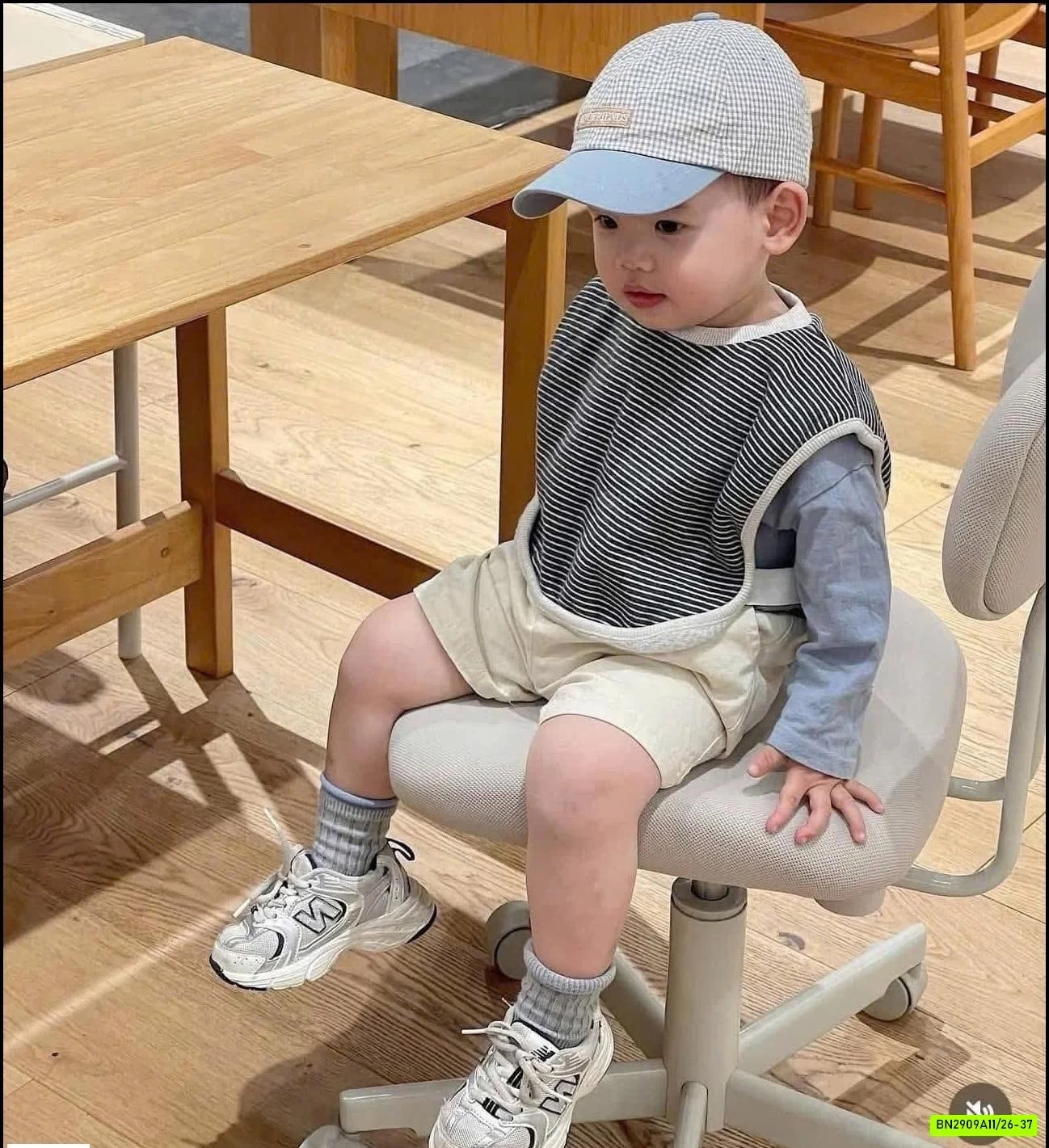 GIÀY THỂ THAO CHỮ N