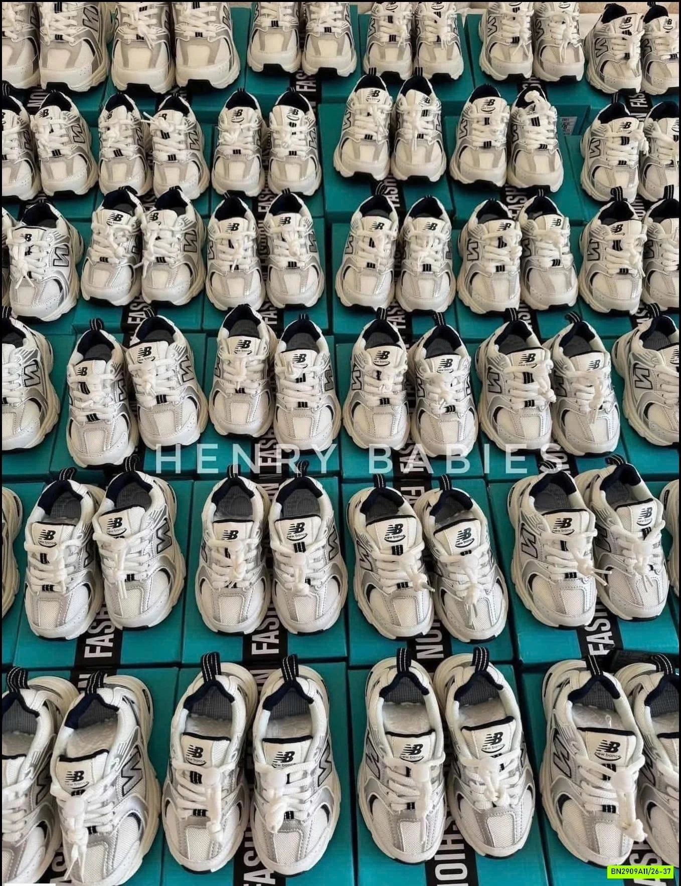 GIÀY THỂ THAO CHỮ N