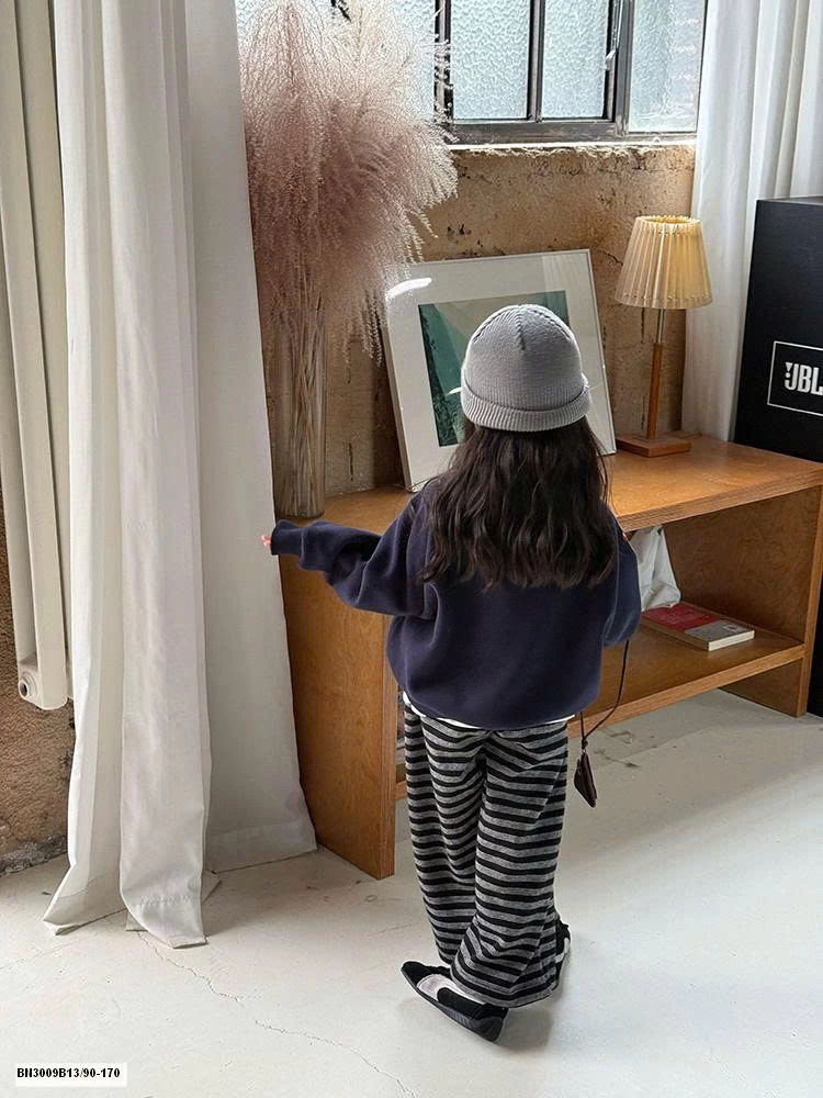 ÁO NỈ IN CHỮ AMBB