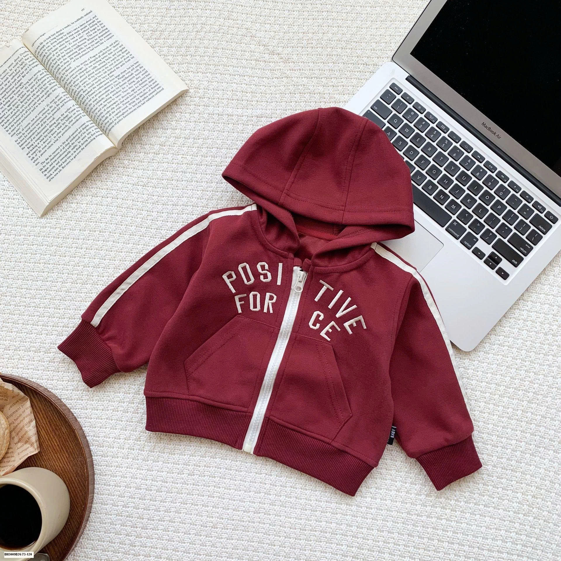 ÁO HOODIE ĐỎ CHỮ MIX QUẦN KẺ NGANG