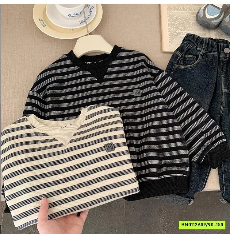 ÁO NỈ KẺ VIỀN CỔ