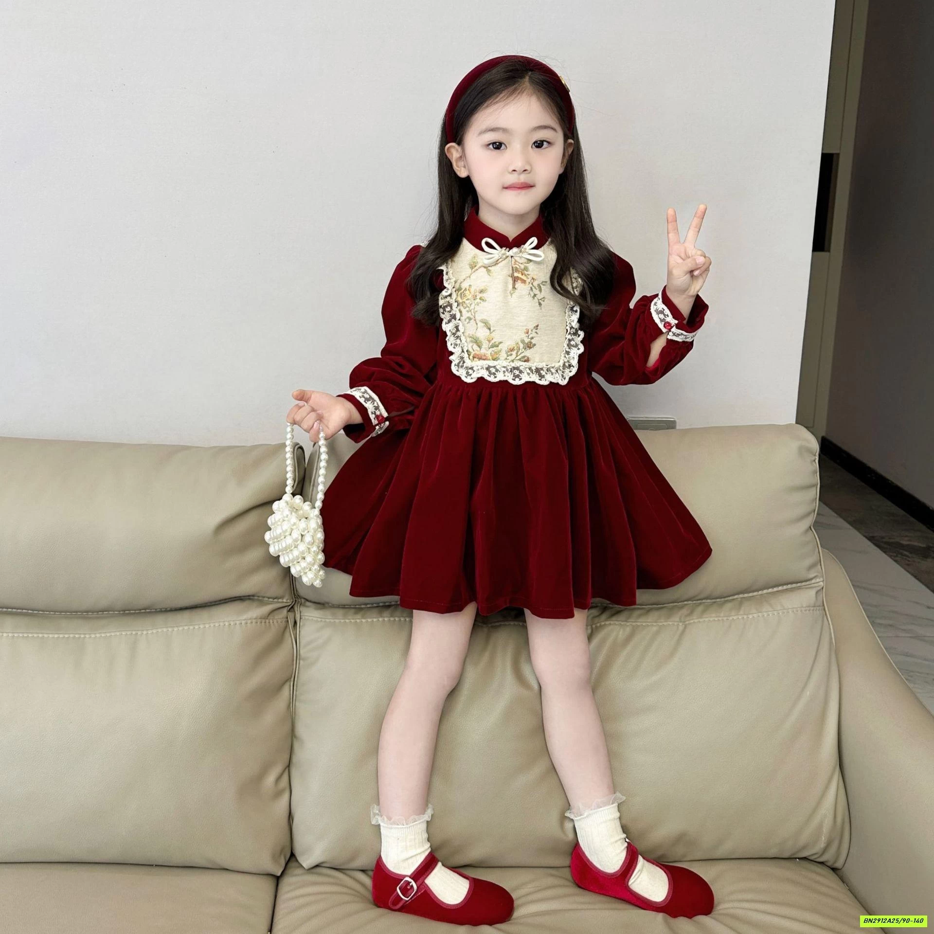 ĐẦM NHUNG ĐỎ YẾM HOA LÓT NHUNG