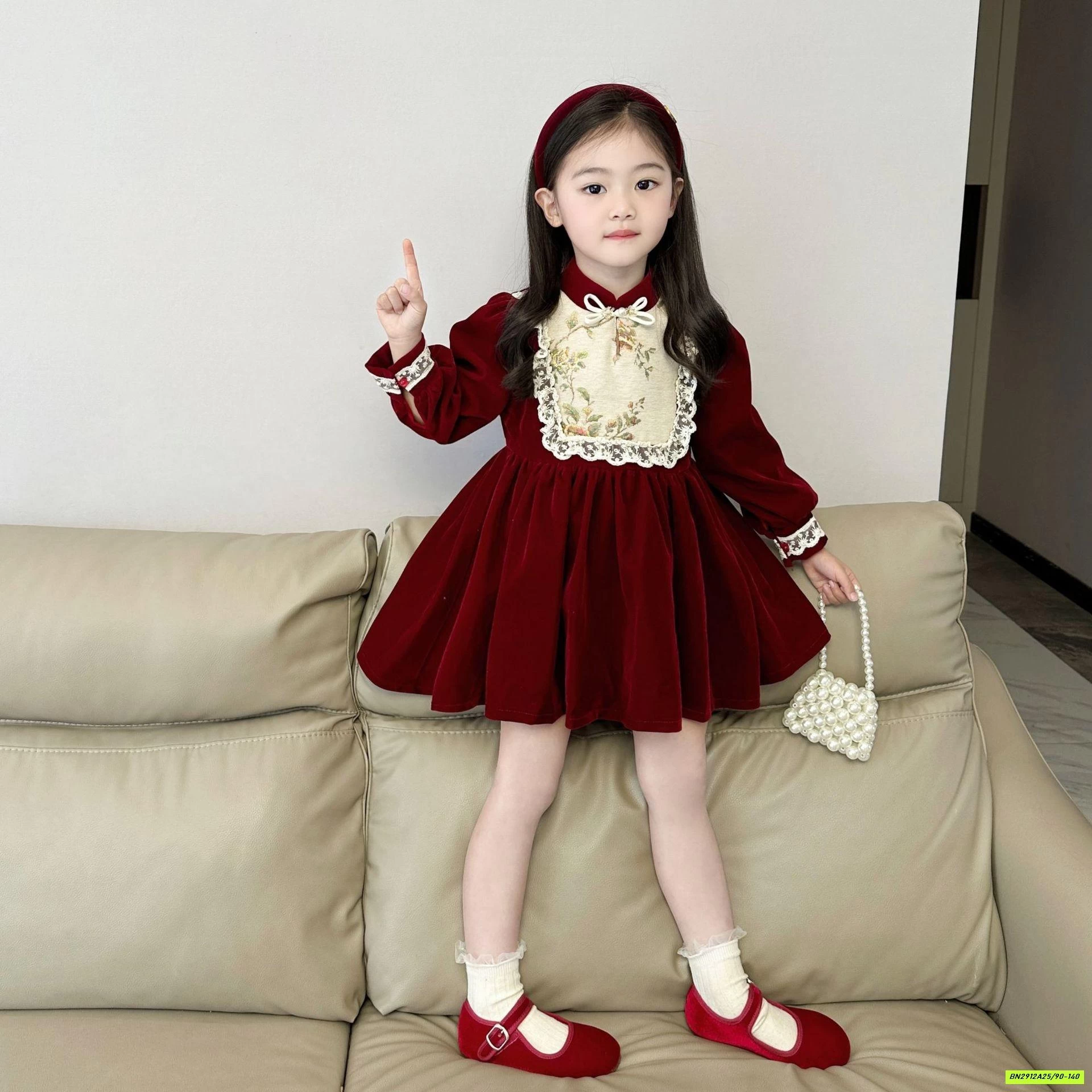 ĐẦM NHUNG ĐỎ YẾM HOA LÓT NHUNG