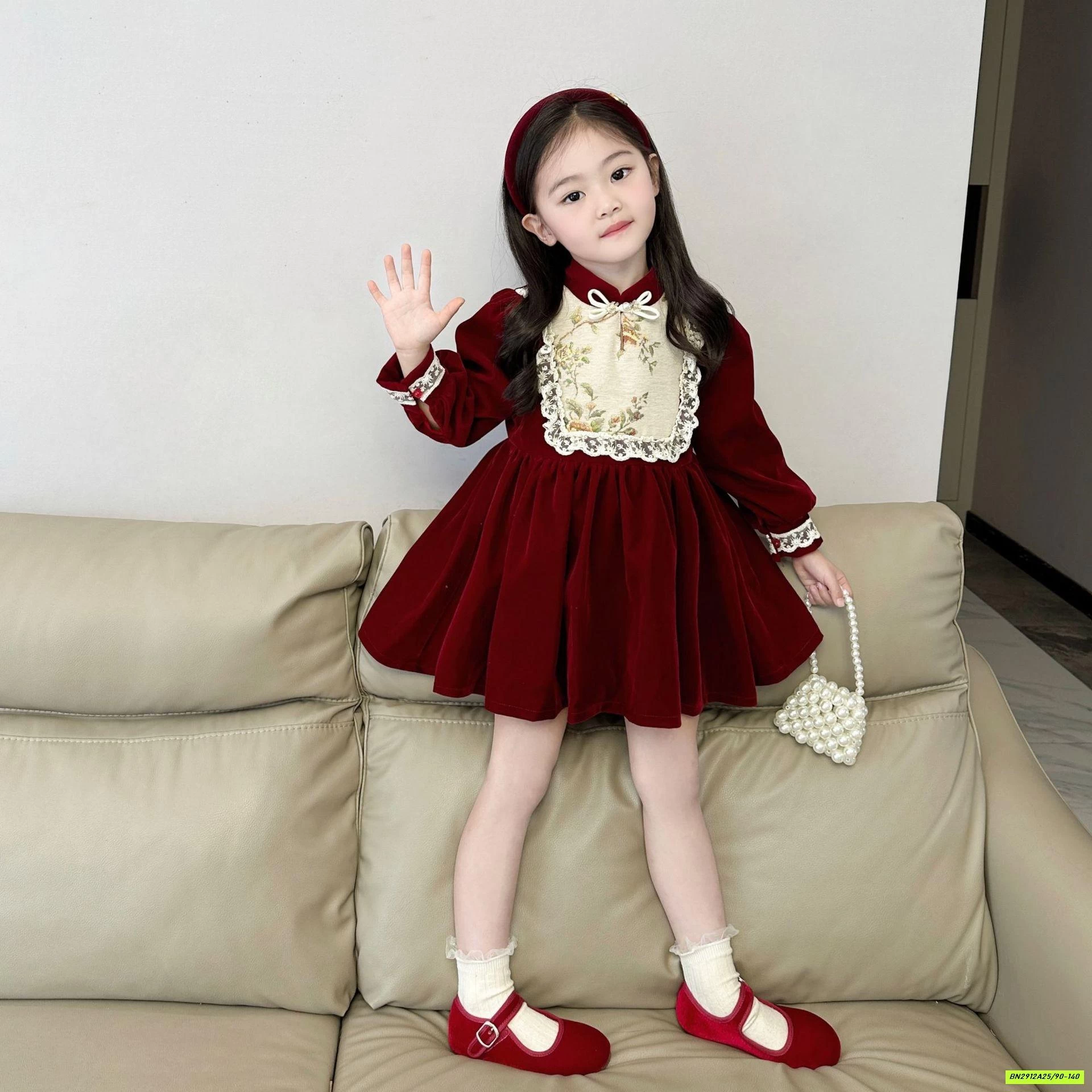 ĐẦM NHUNG ĐỎ YẾM HOA LÓT NHUNG