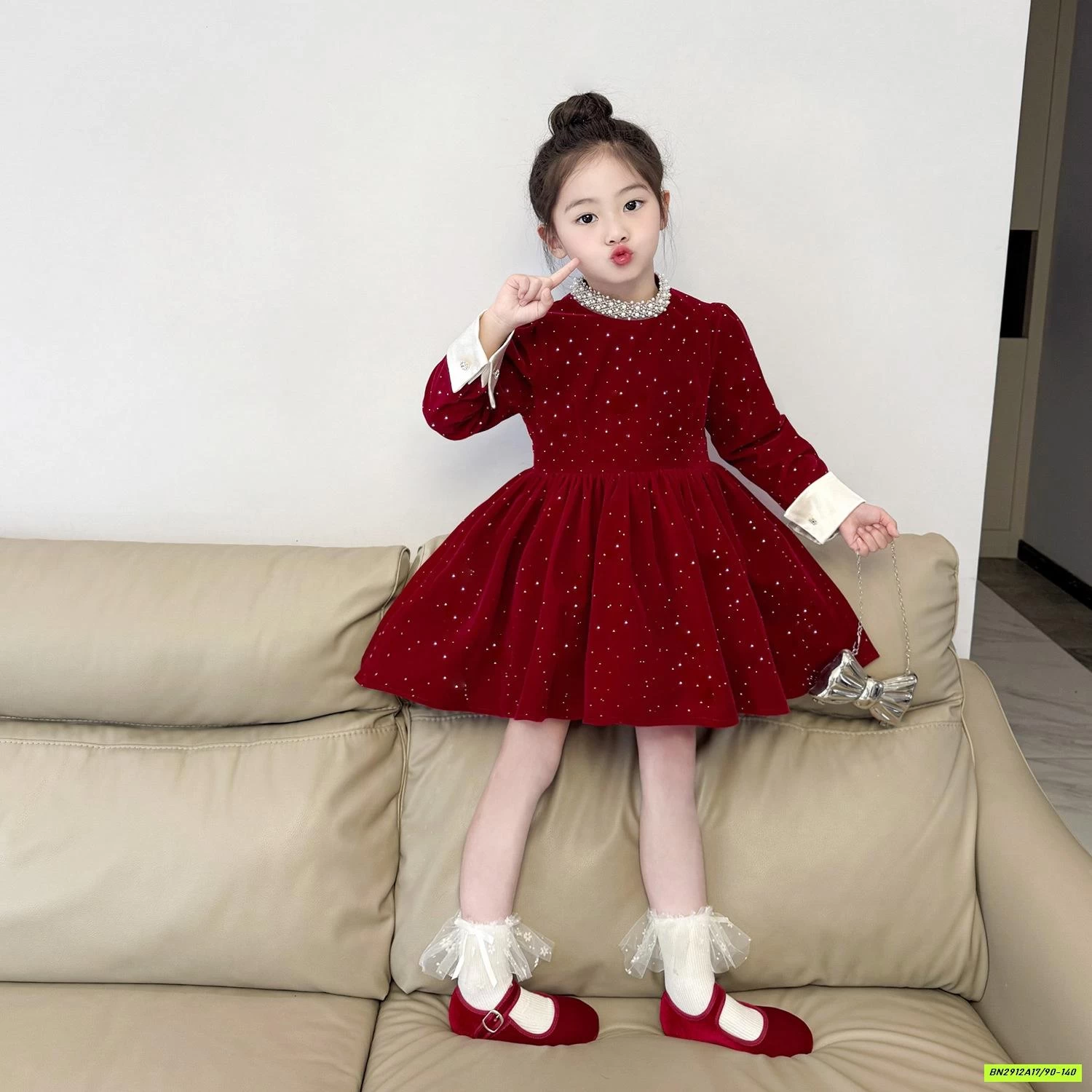 ĐẦM ĐỎ NHUNG BLING CỔ NGỌC LÓT NHUNG