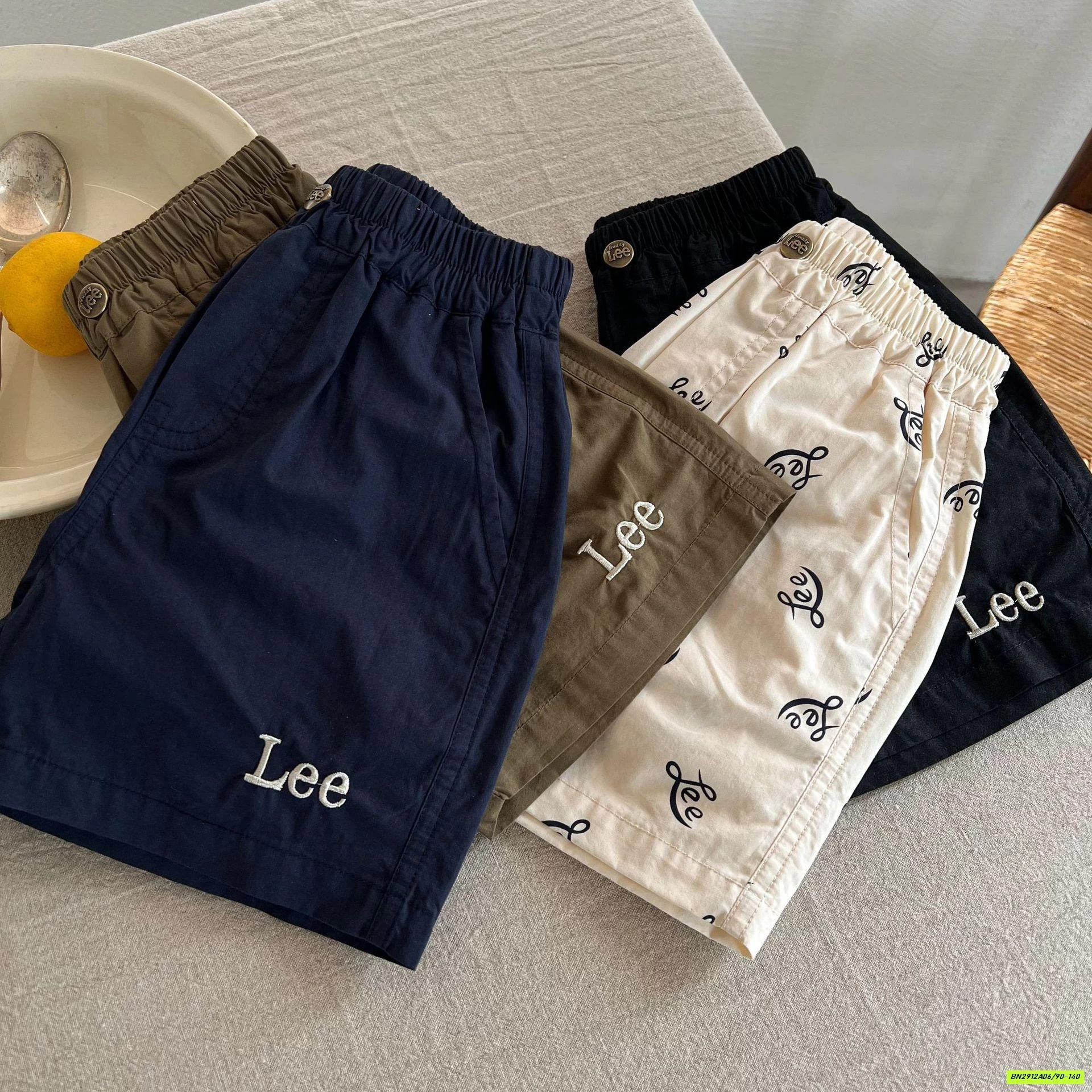 SHORT THÔ MỀM THÊU CHỮ LEE MMY