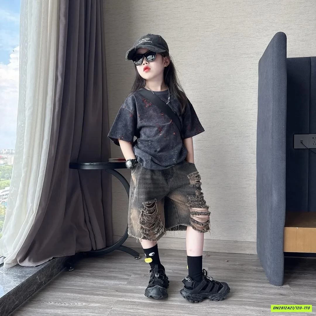 ÁO THUN VẢY SƠN MIX SHORT JEANS RÁCH