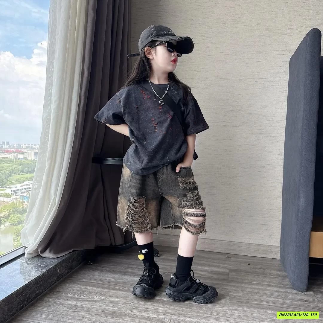 ÁO THUN VẢY SƠN MIX SHORT JEANS RÁCH