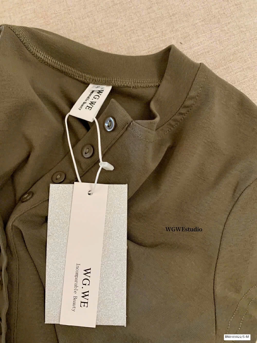 ÁO RÚT EO CÚC NGỰC WG.WE