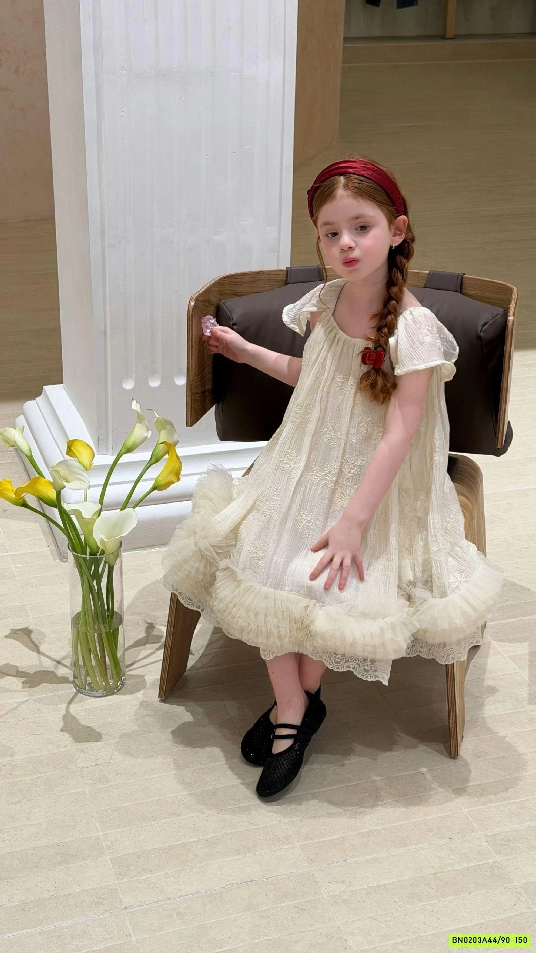 ĐẦM CÔNG CHÚA THÊU NỔI CHÂN VOAN CAO CẤP