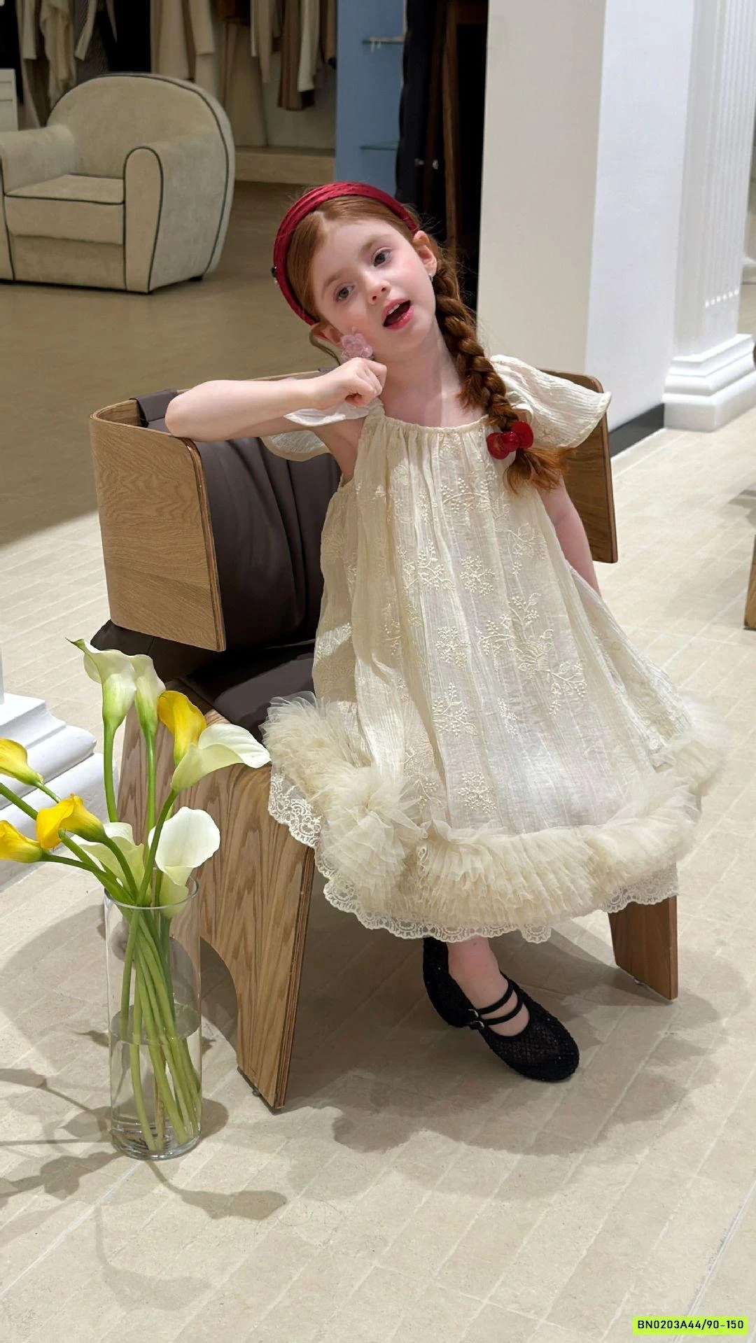 ĐẦM CÔNG CHÚA THÊU NỔI CHÂN VOAN CAO CẤP