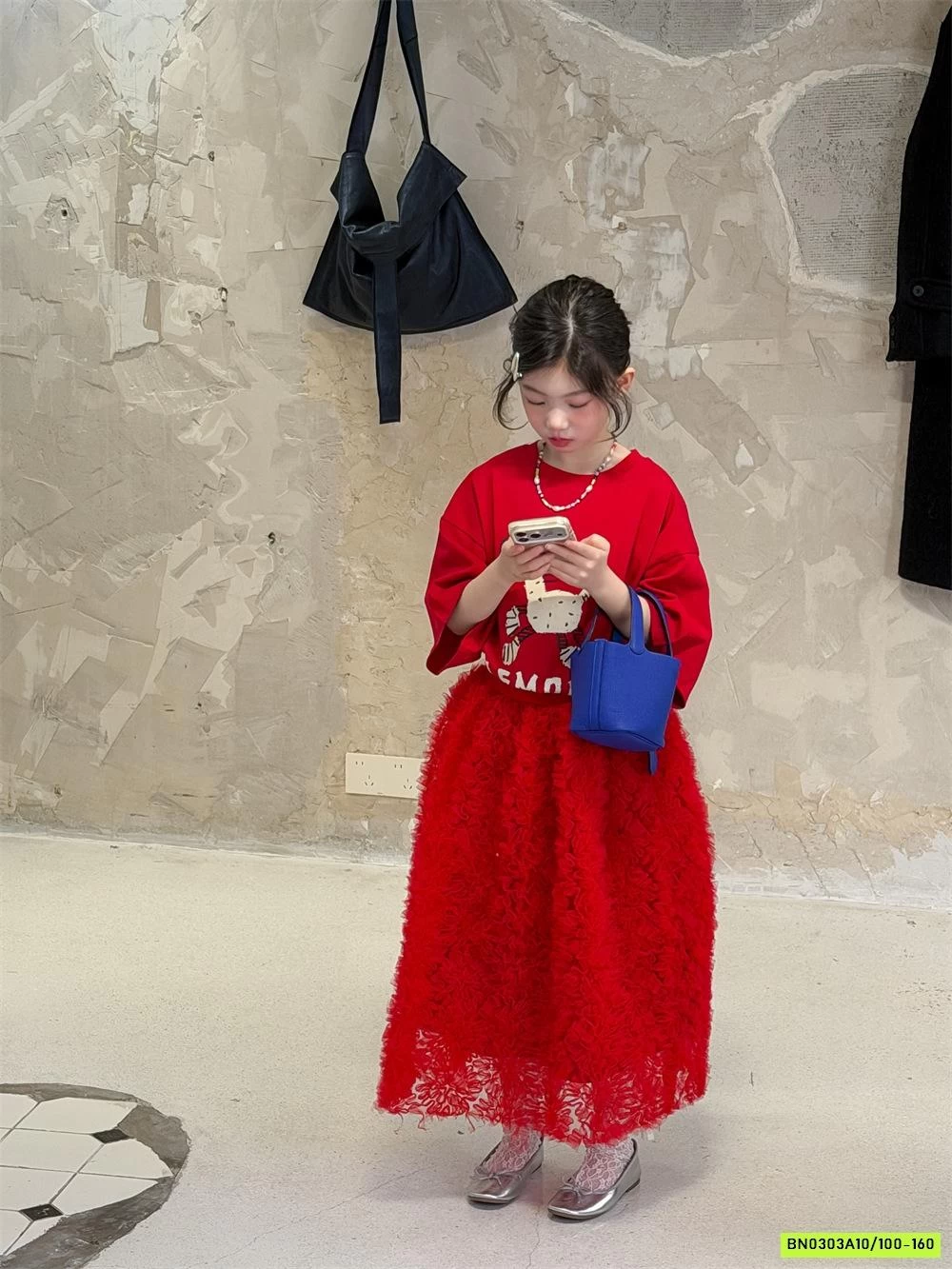 ÁO THUN ĐỎ IN NGỰA