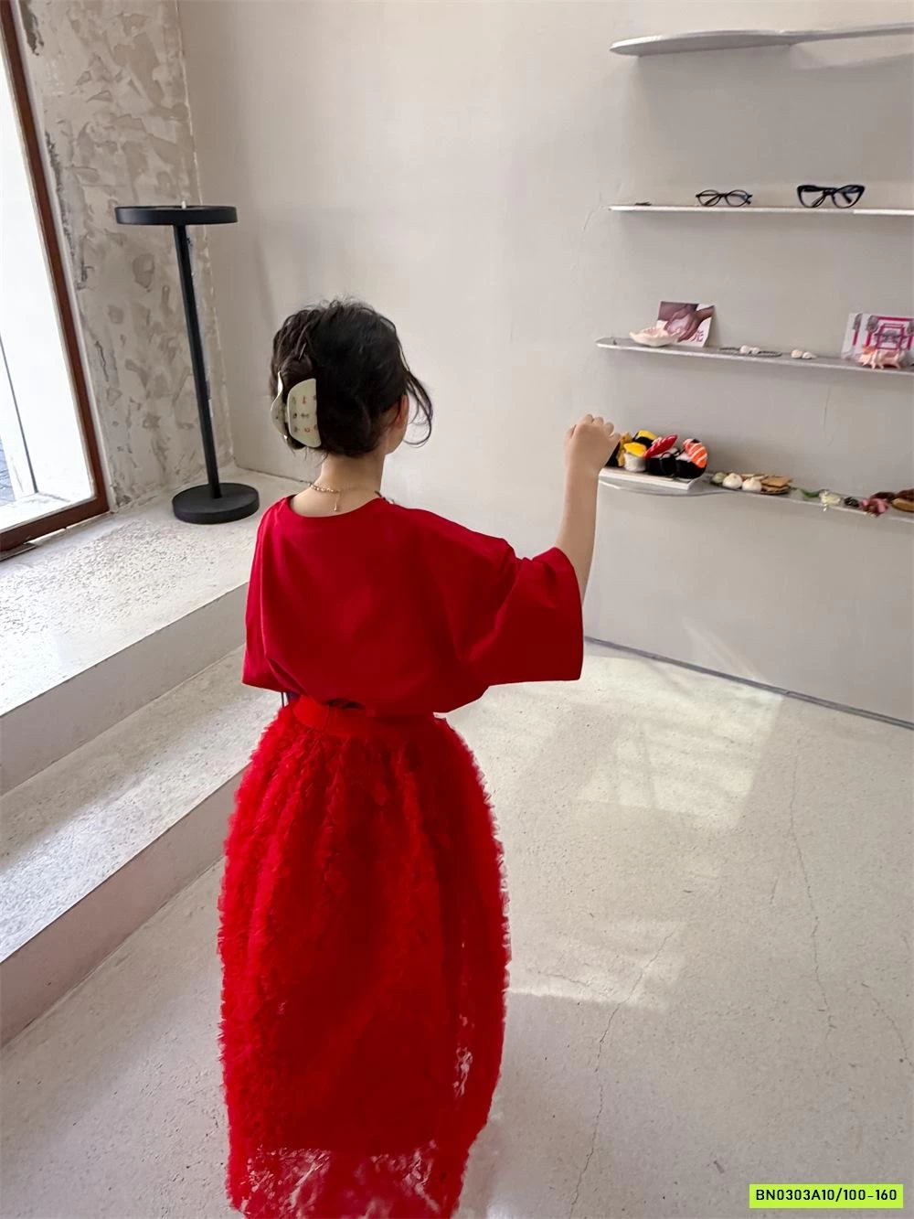 ÁO THUN ĐỎ IN NGỰA