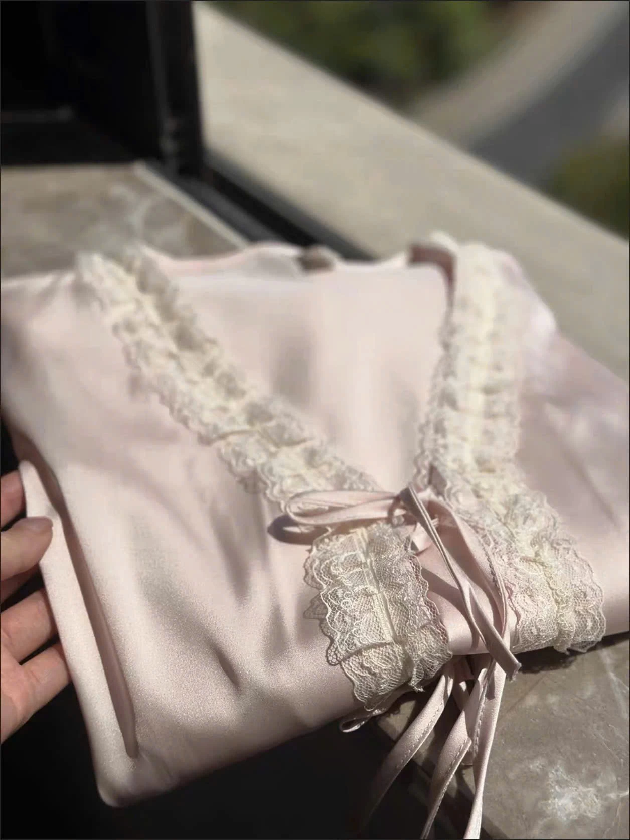 BỘ NGỦ LỤA HỒNG VIỀN REN