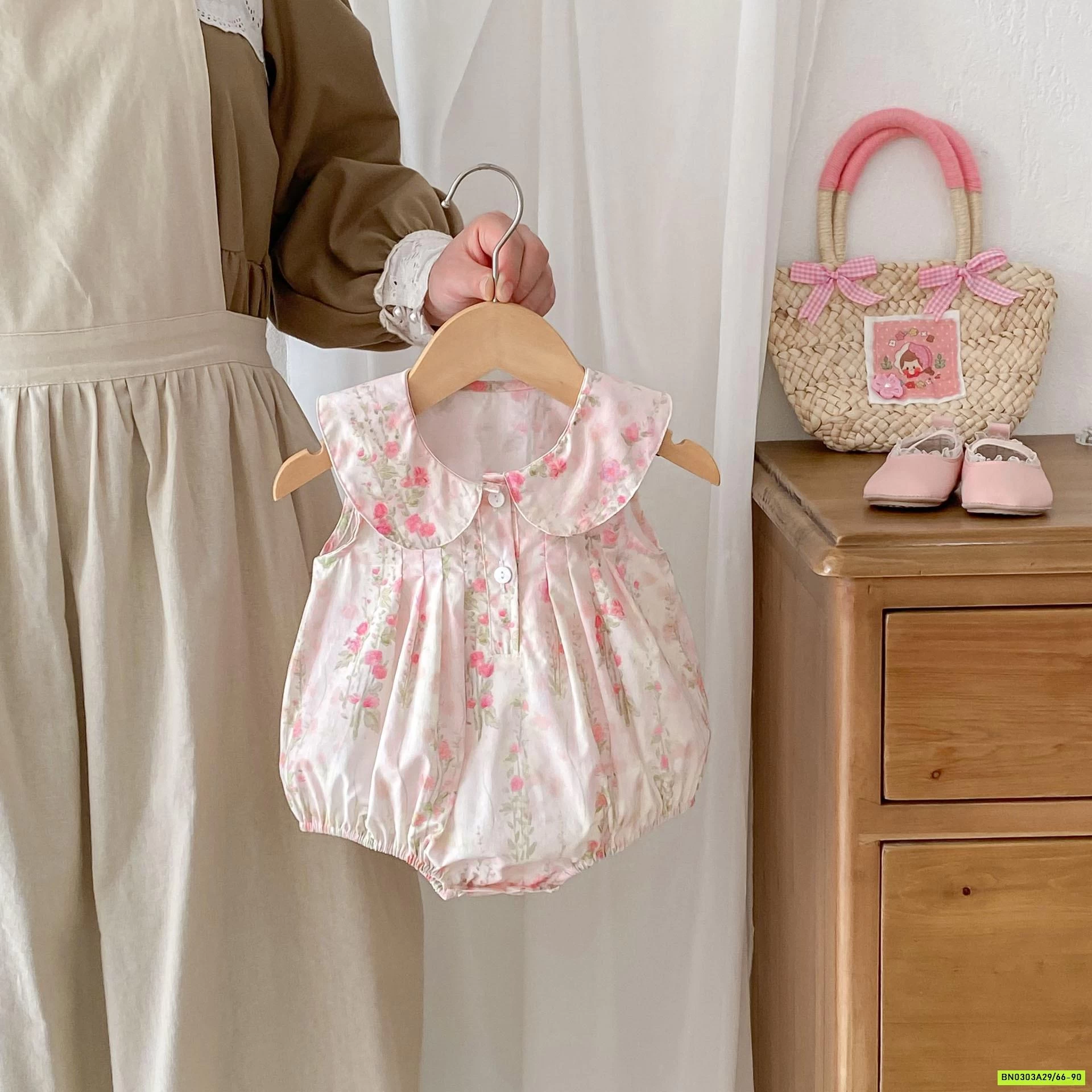 BODY HOA SÁT NÁCH CỔ SEN