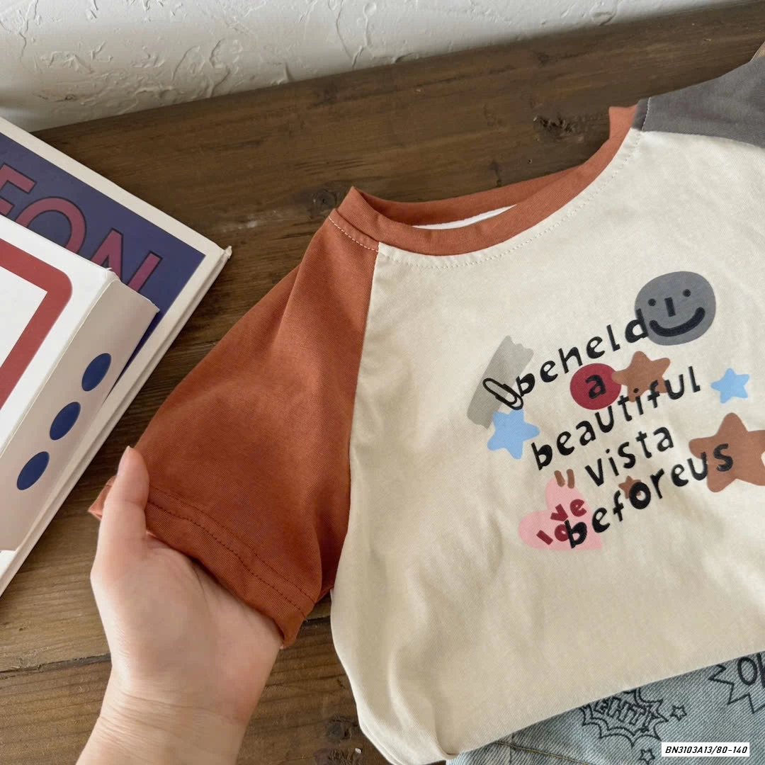 ÁO THUN HÌNH PHỐI MÀU TAY