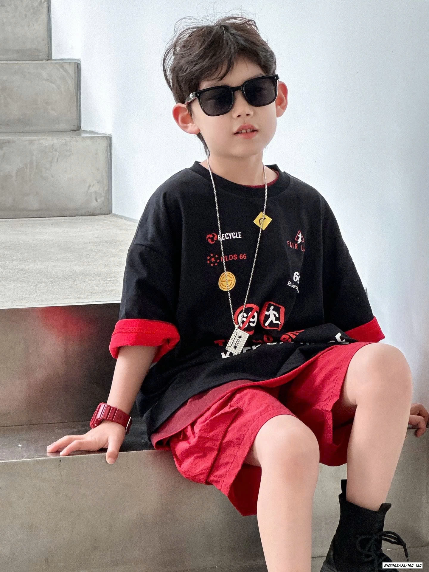 ÁO THUN ĐEN MIX SHORT ĐỎ