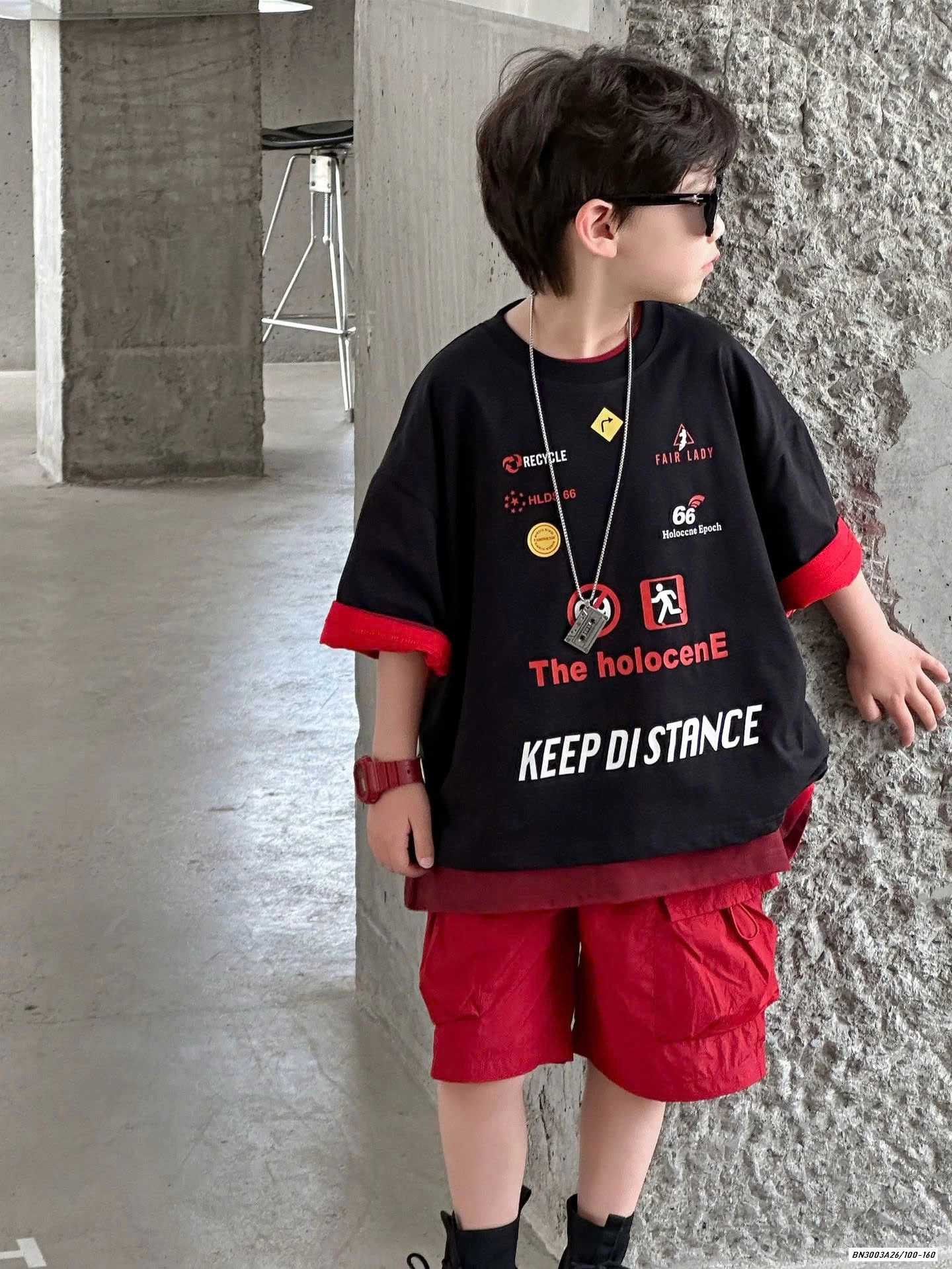 ÁO THUN ĐEN MIX SHORT ĐỎ