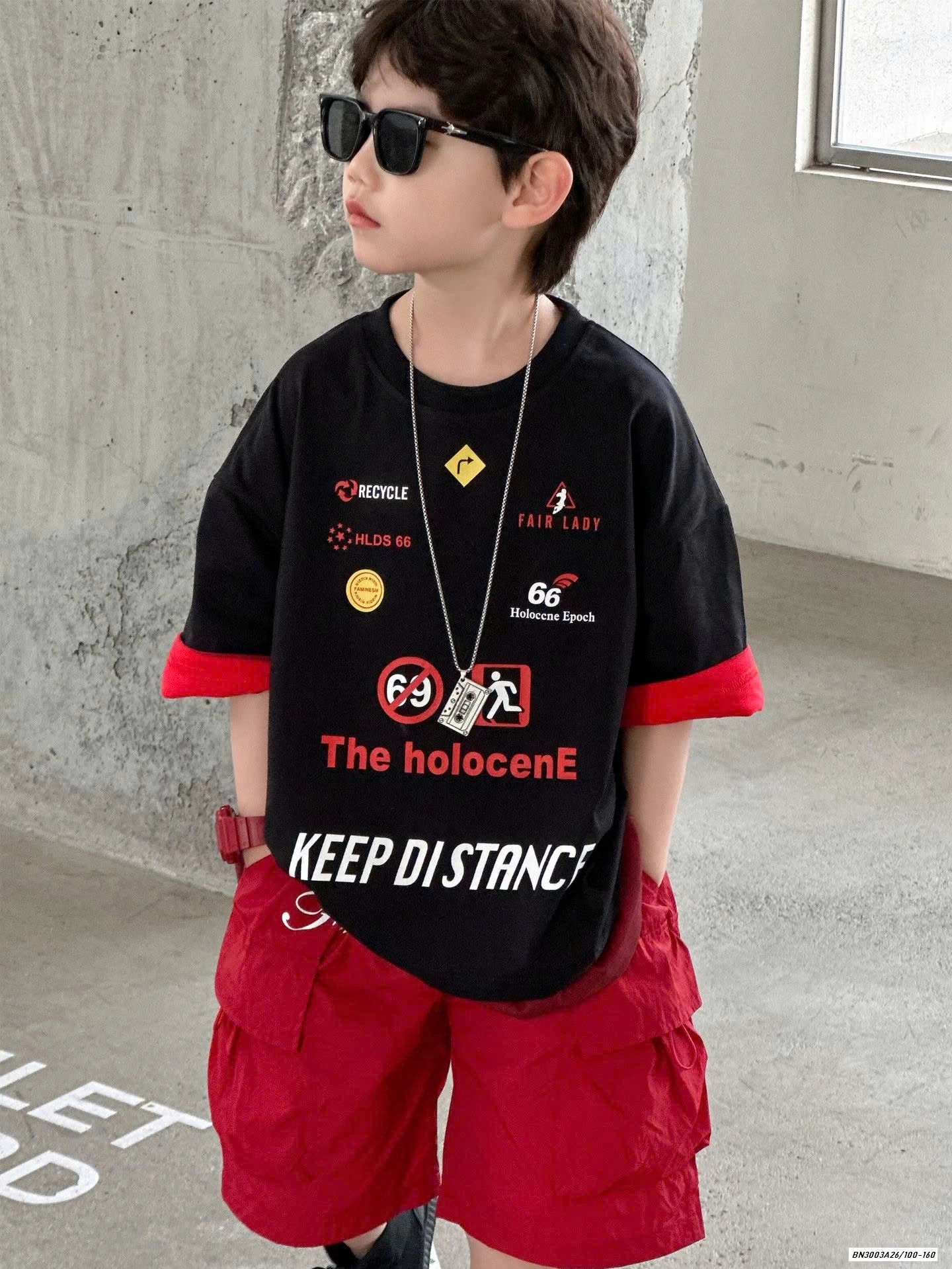 ÁO THUN ĐEN MIX SHORT ĐỎ