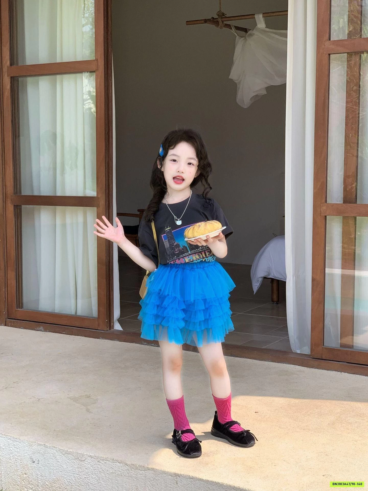 ÁO ĐEN MIX CV TUTU XANH COBAN