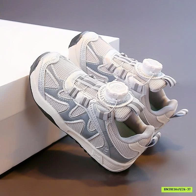 GIÀY THỂ THAO THÔNG HƠI KHÓA XOAY