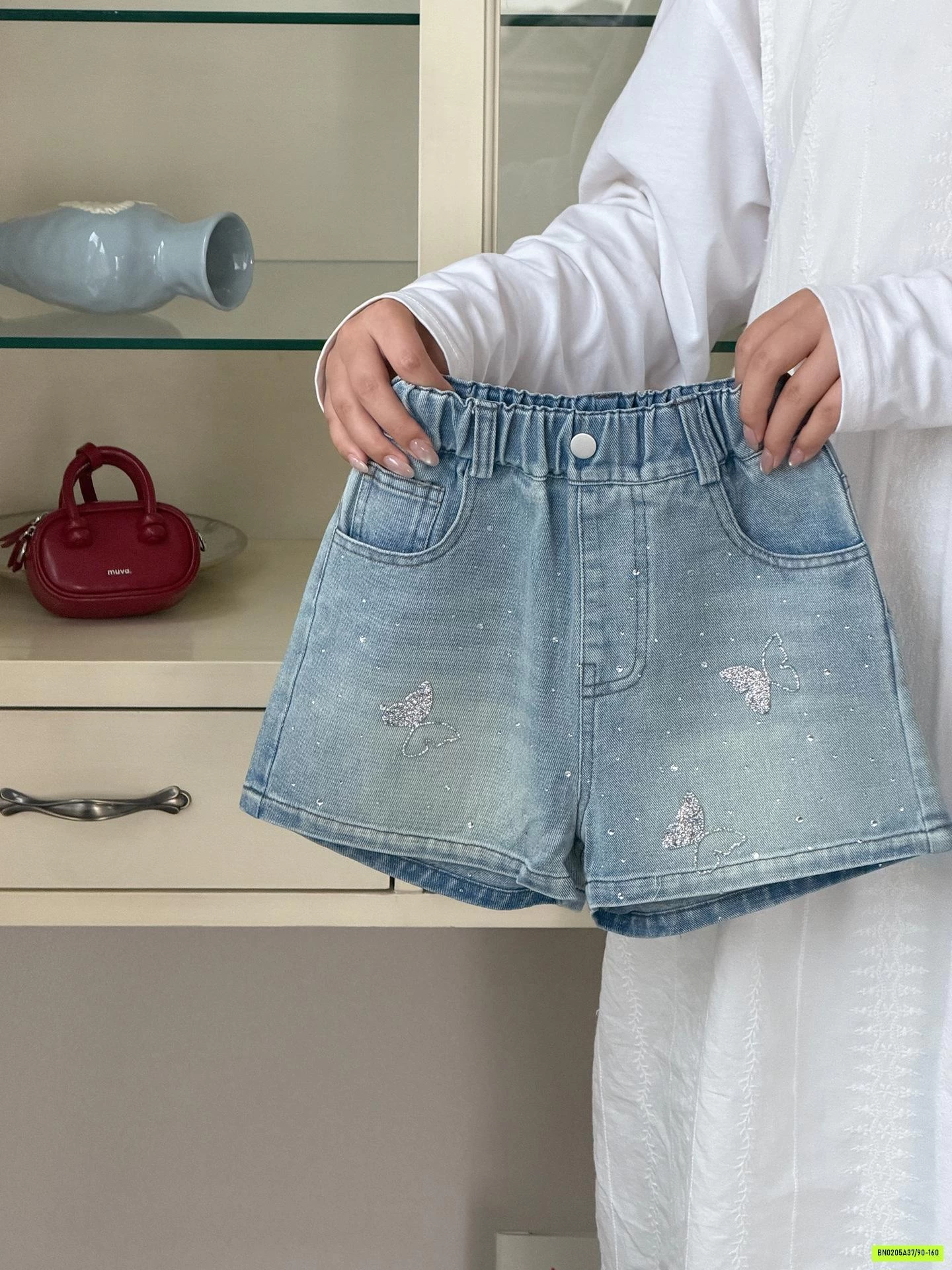 SHORT JEANS ĐÍNH ĐÁ BƯƠM BƯỚM