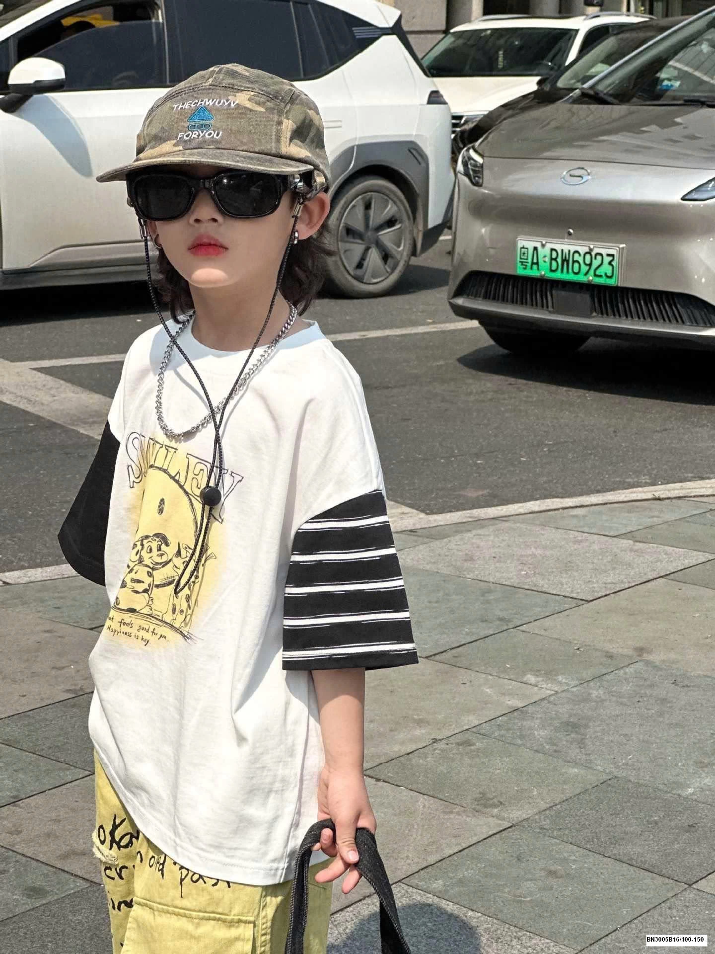 SET QUẦN VÀNG IN CHỮ MIX ÁO THUN PHỐI MÀU TAY