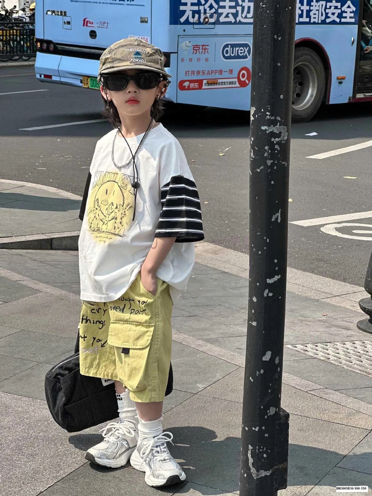 SET QUẦN VÀNG IN CHỮ MIX ÁO THUN PHỐI MÀU TAY