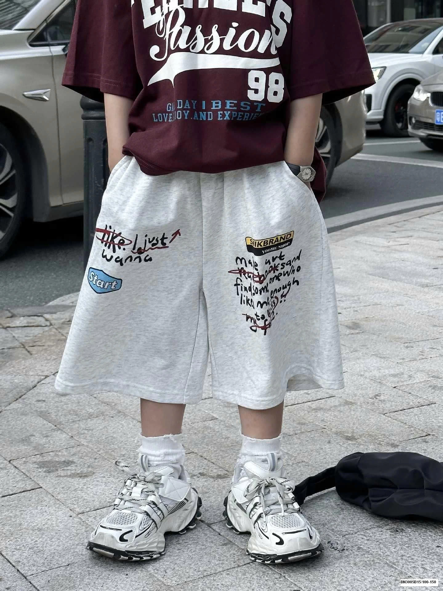 SET COTTON IN CHỮ ÁO NÂU ĐỎ QUẦN XÁM