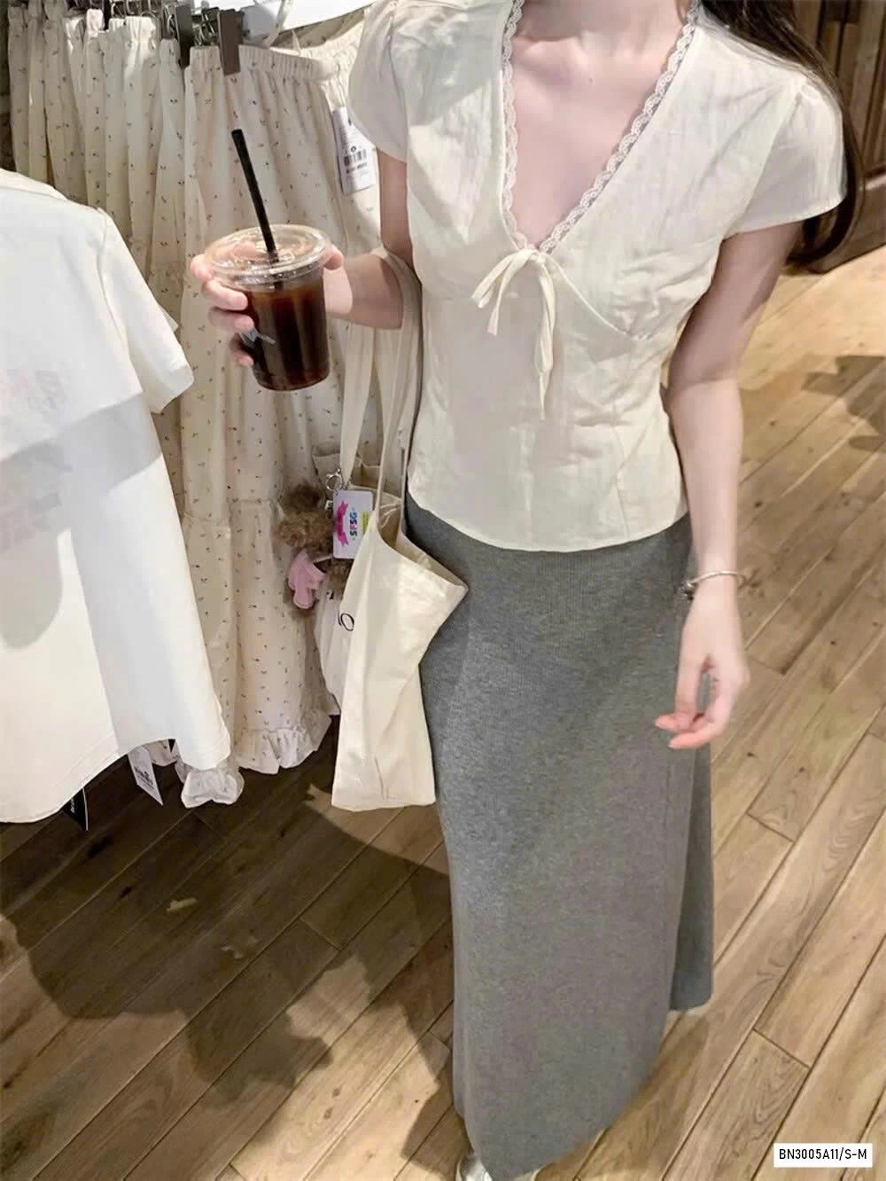 SƠ MI TAY HẾN CỔ V WG.WE