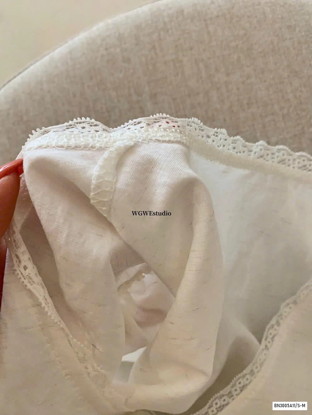 SƠ MI TAY HẾN CỔ V WG.WE