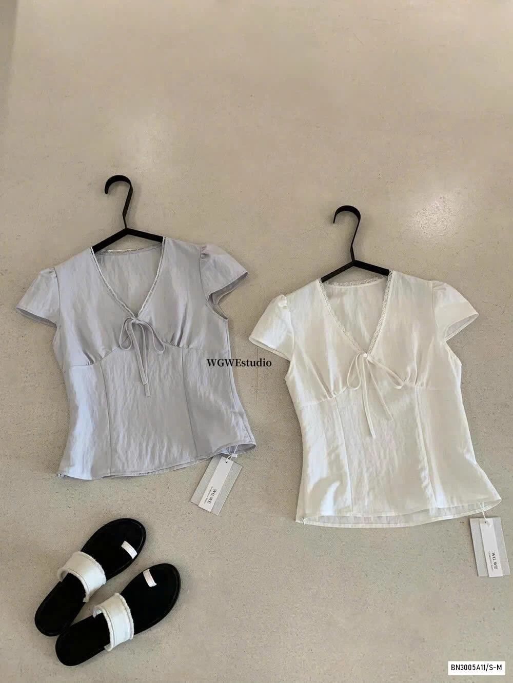 SƠ MI TAY HẾN CỔ V WG.WE