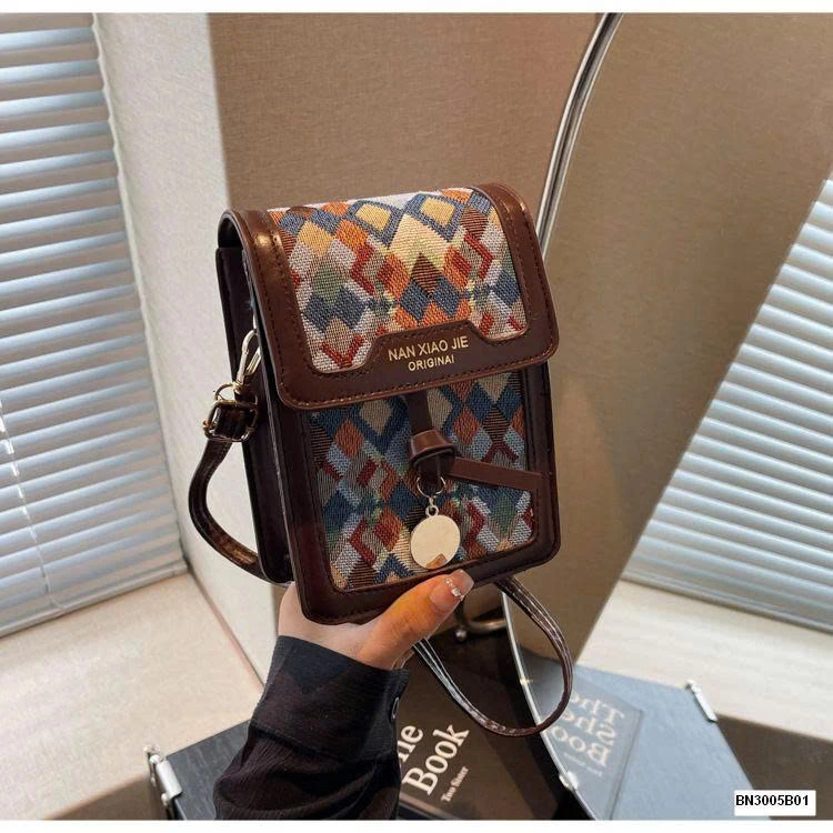 TÚI ĐEO VAI HỌA TIẾT THỔ CẨM CHO NỮ