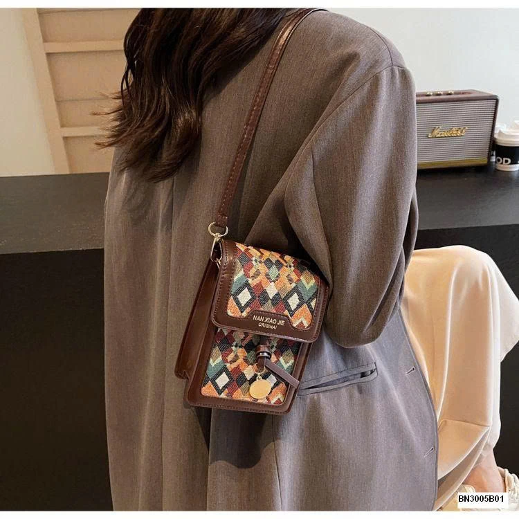 TÚI ĐEO VAI HỌA TIẾT THỔ CẨM CHO NỮ