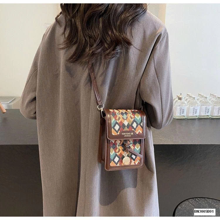 TÚI ĐEO VAI HỌA TIẾT THỔ CẨM CHO NỮ