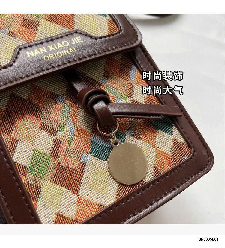 TÚI ĐEO VAI HỌA TIẾT THỔ CẨM CHO NỮ