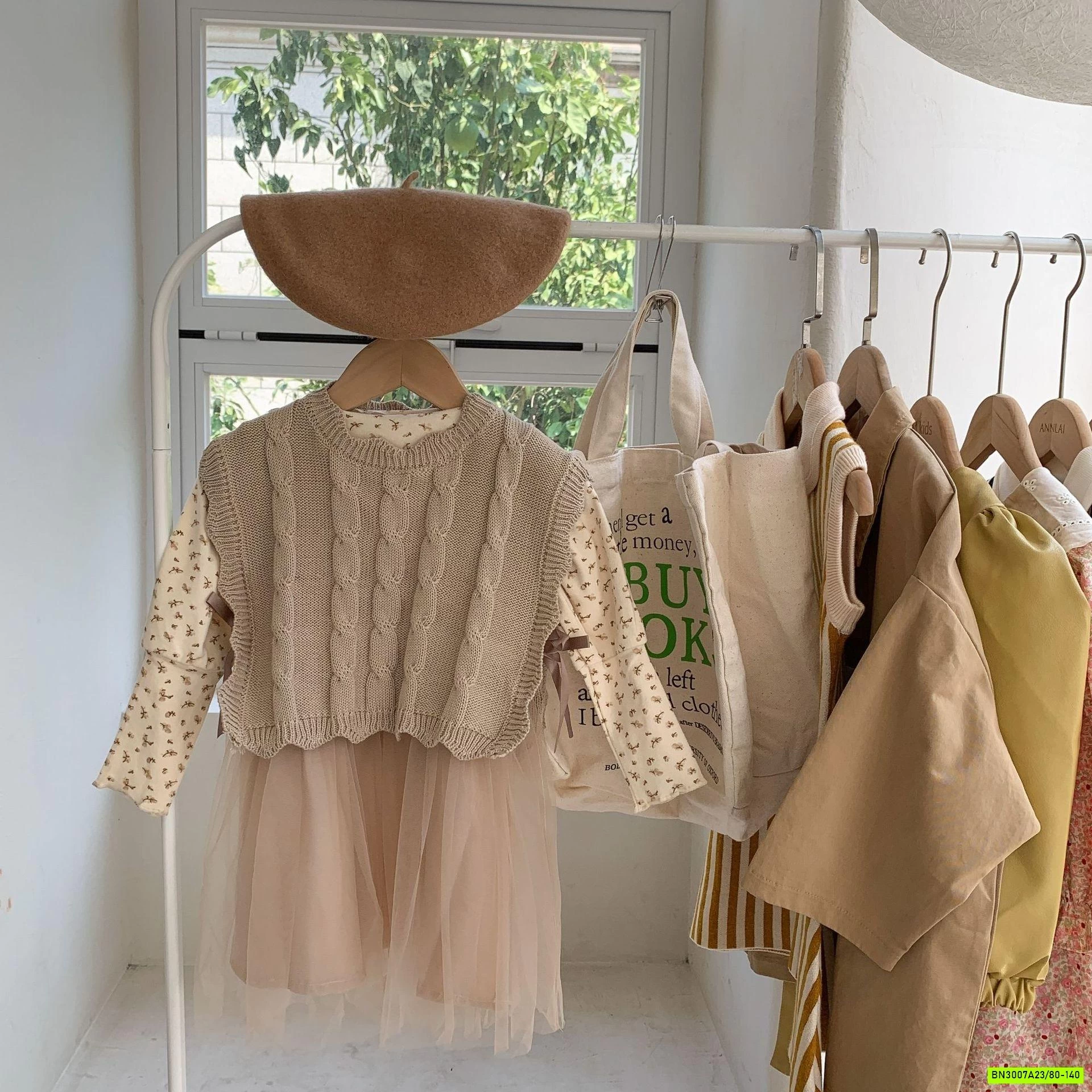 GILE LEN BUỘC NƠ BÊN HÔNG