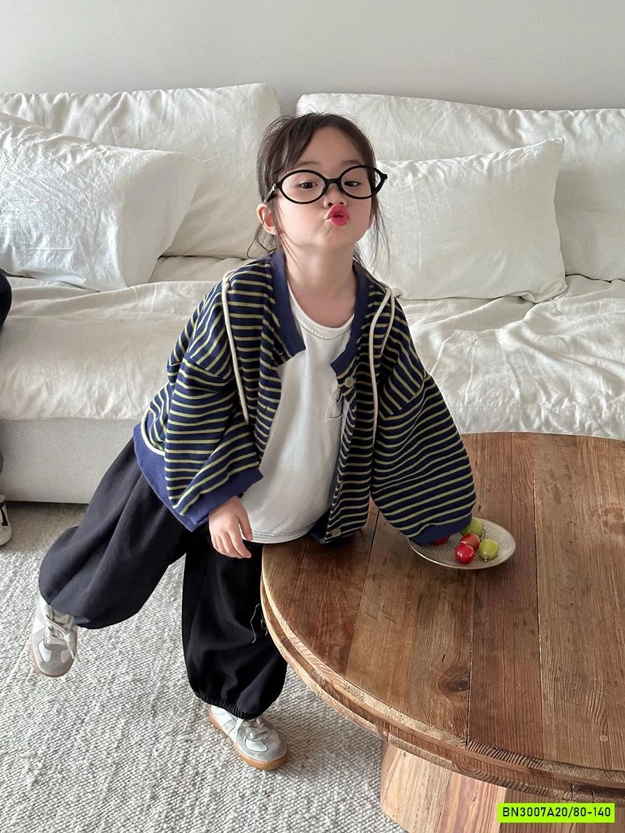 KHOÁC NỈ KẺ CỔ TRÒN