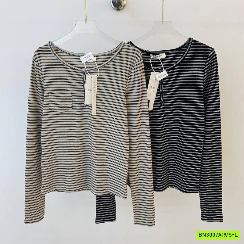 ÁO NỈ KẺ NGANG CÚC CỔ RSSTUDIO