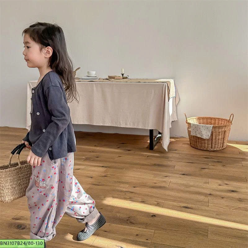 QUẦN BOM IN HOA NHÍ  ADBABY