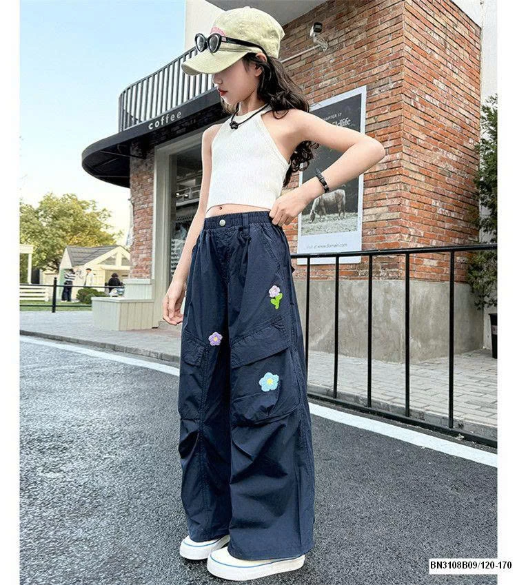 QUẦN GIÓ  ỐNG RỘNG THÊU HOA