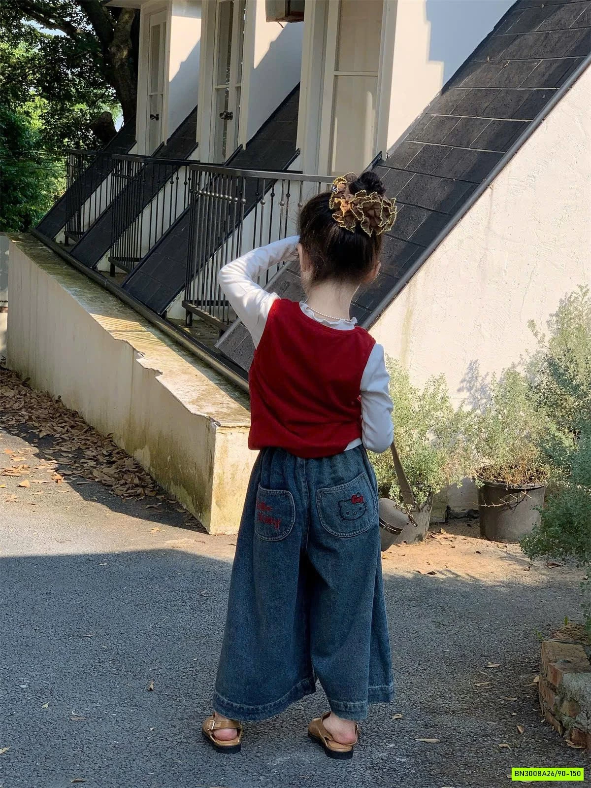 SET ÁO ĐỎ MIX QUẦN JEANS ỐNG RỘNG