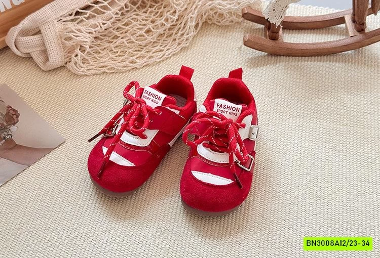 GIÀY THỂ THAO PHỐI MÀU GIẢ KHUY CÀI