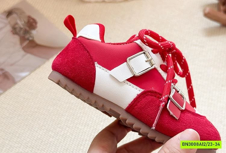 GIÀY THỂ THAO PHỐI MÀU GIẢ KHUY CÀI