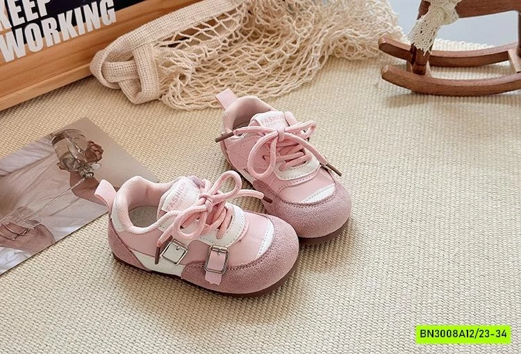 GIÀY THỂ THAO PHỐI MÀU GIẢ KHUY CÀI