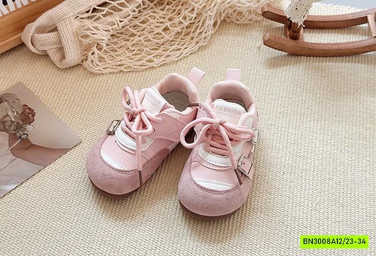 GIÀY THỂ THAO PHỐI MÀU GIẢ KHUY CÀI